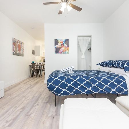 Ocean Drive Deco Apt W/2 Queen Beds, Steps 2 Beach ไมอามีบีช ภายนอก รูปภาพ