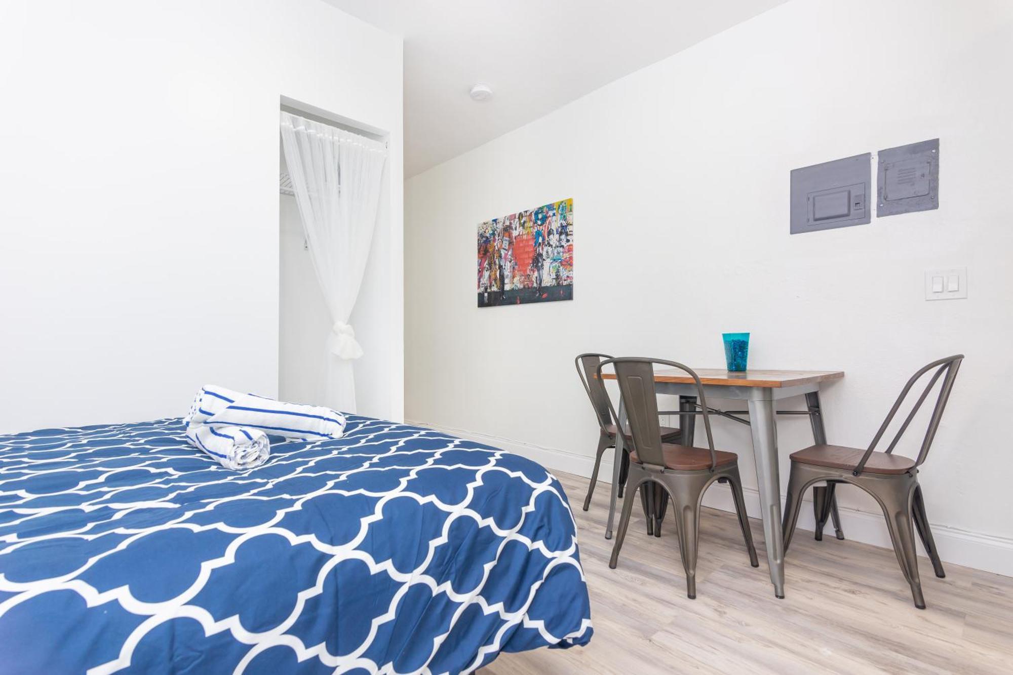 Ocean Drive Deco Apt W/2 Queen Beds, Steps 2 Beach ไมอามีบีช ภายนอก รูปภาพ