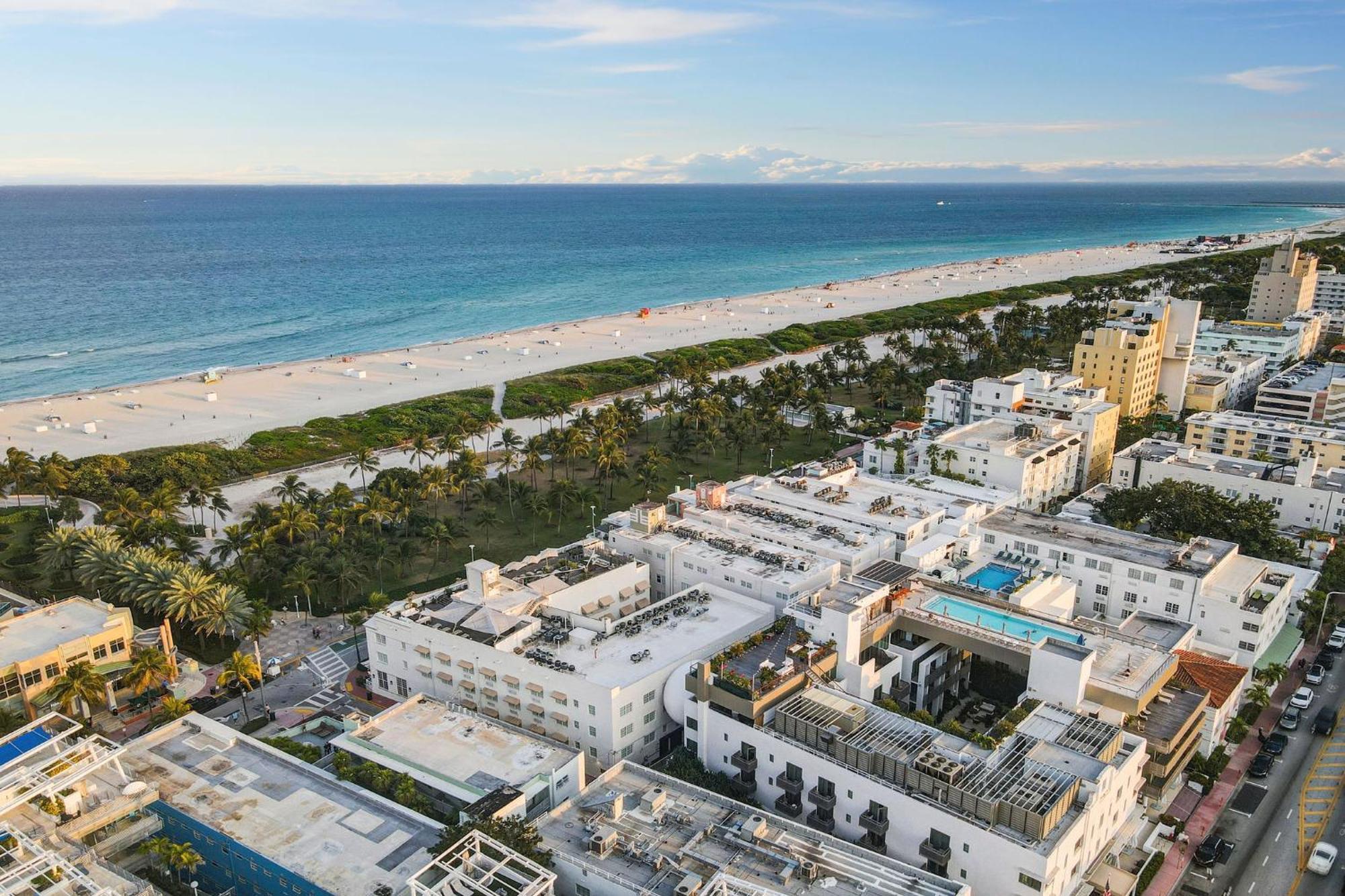 Ocean Drive Deco Apt W/2 Queen Beds, Steps 2 Beach ไมอามีบีช ภายนอก รูปภาพ